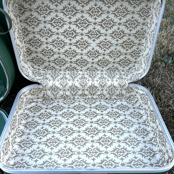 🎉HOST PICK Vintage Retro Hard Shell
Suitcase Luggage Set  3 Piece Avacado Green - Picture 8 of 13